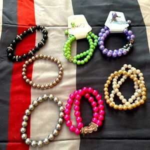 Beautiful stretchy bracelets in multiple colors. Everyday wear and cheap.